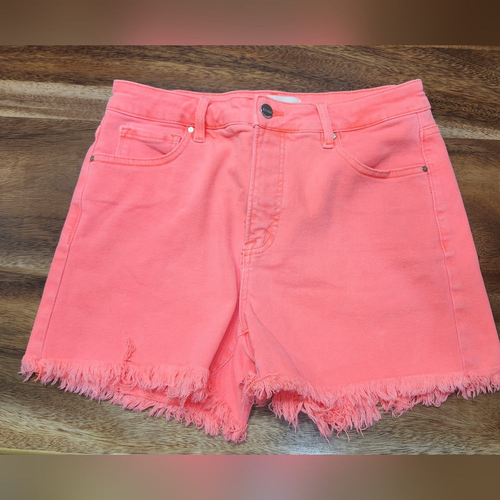 Coral Frayed Hem Women Shorts RISEN